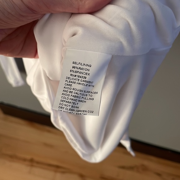 Sndys everyday Dany white one shoulder bodysuit NWOT - Picture 3 of 3